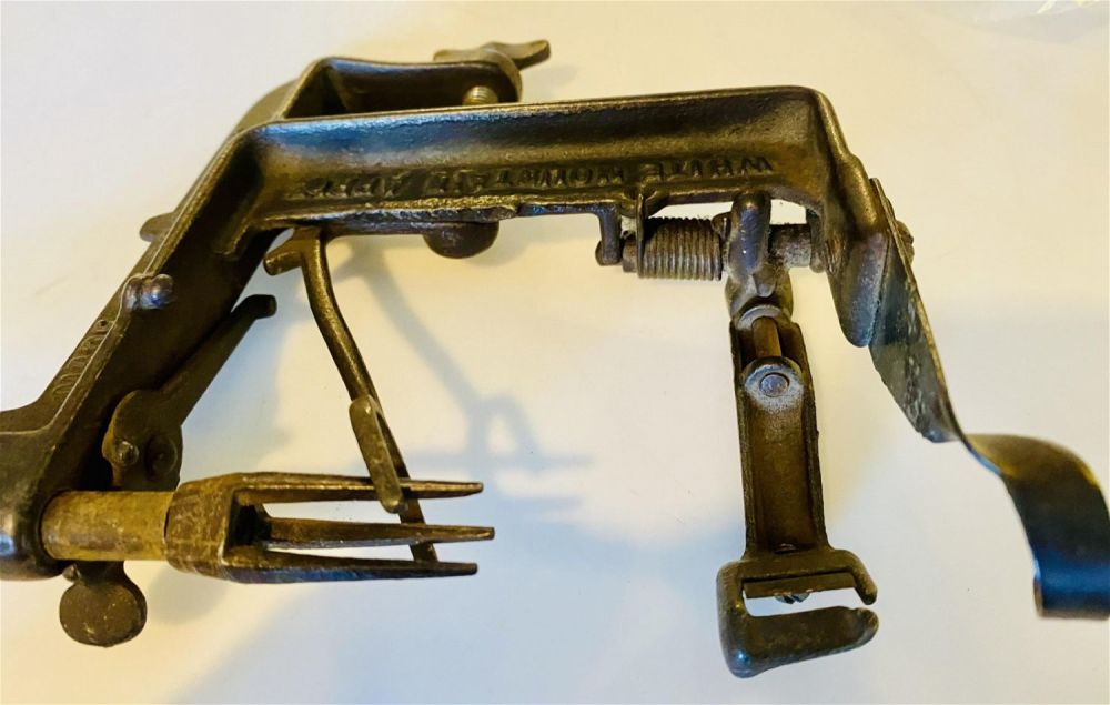 Lot 393: WHite Mountain Apple peeler/corer