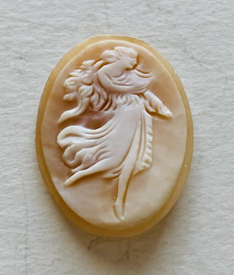 Lot 161: Cameo carved full figure lady