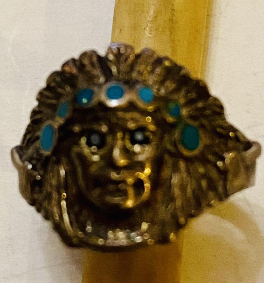 Lot 192: Sterling vintage Indian ring