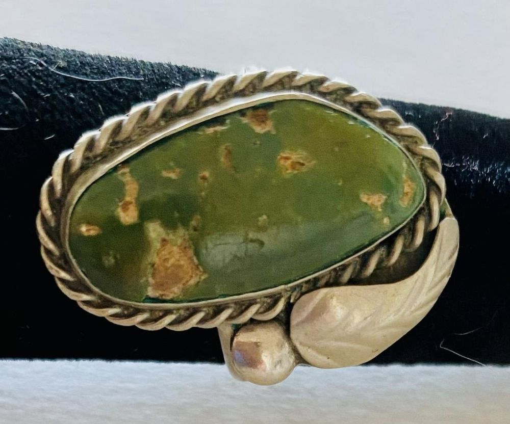 Lot 199: Sterling turquoise vintage ring