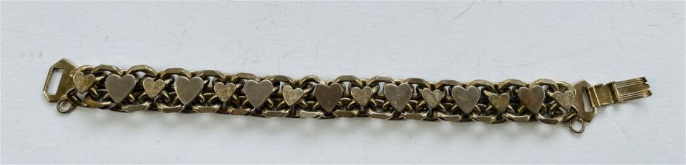 Lot 154: Charm bracelet heart vintage