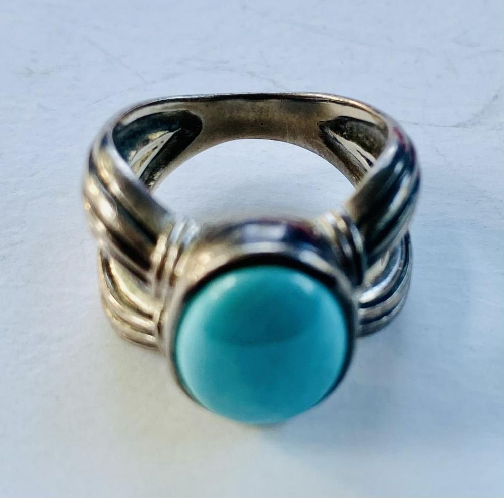 Lot 167: Sterling turquoise ring cabochon