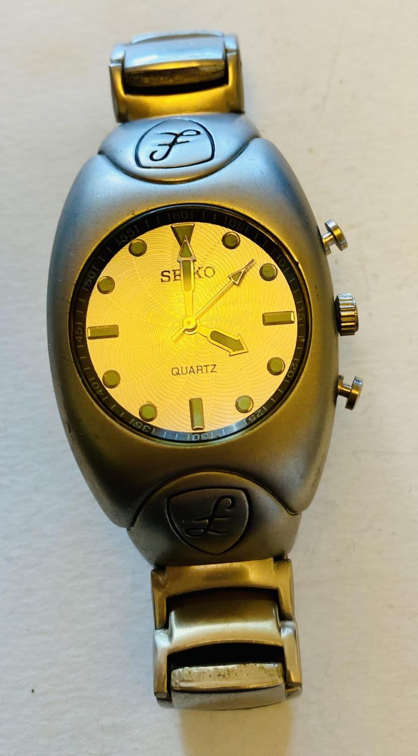 Lot 182: Seiko quartz wristwatch