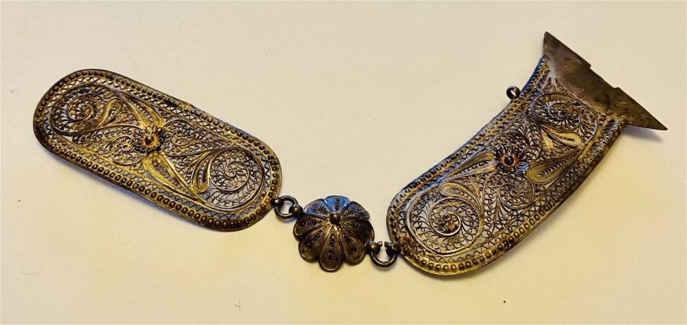 Lot 206: Filigree silver buckle vintage