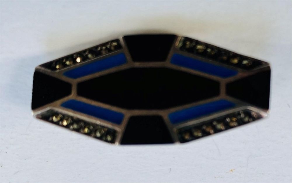 Lot 235: Marcasite enamel onyx pin