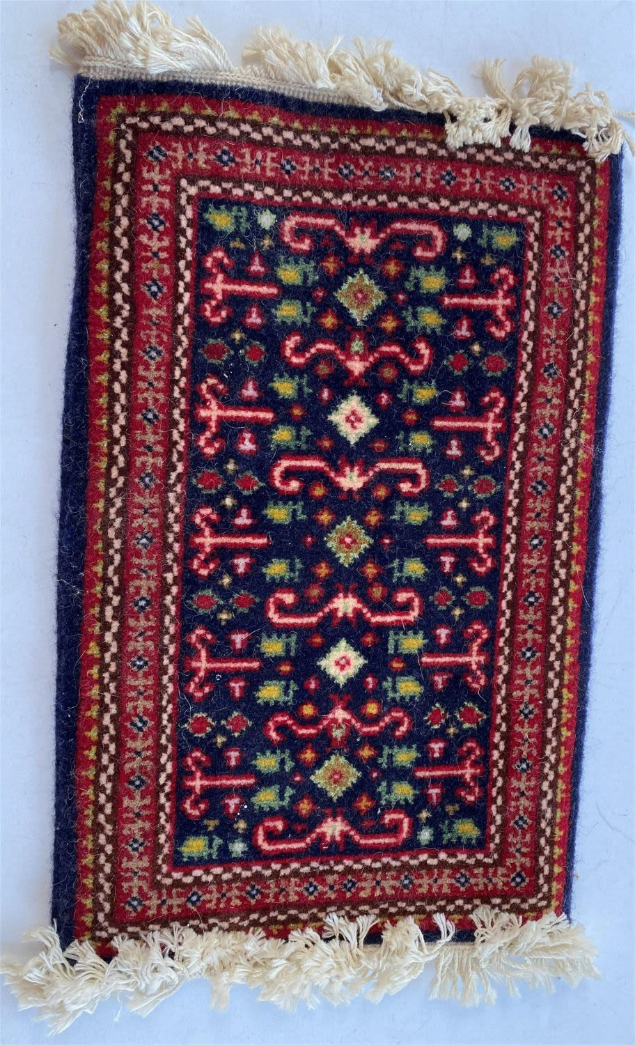 Lot 263: Sample oriental rug- prayer rug