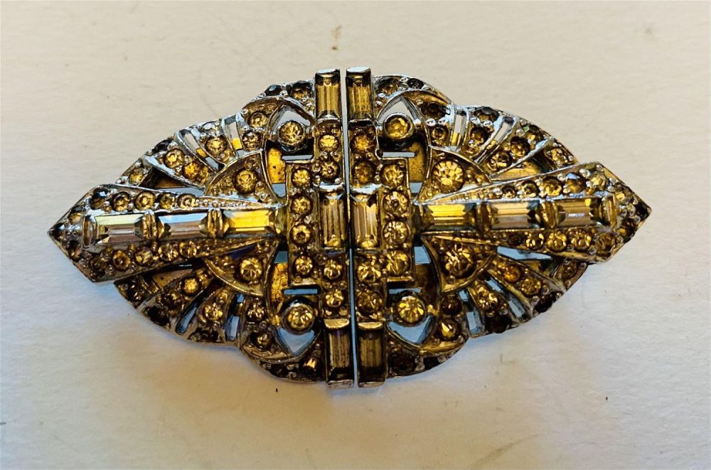 Lot 271: Vintage Duette clip mate convertivle brooch rhinestone