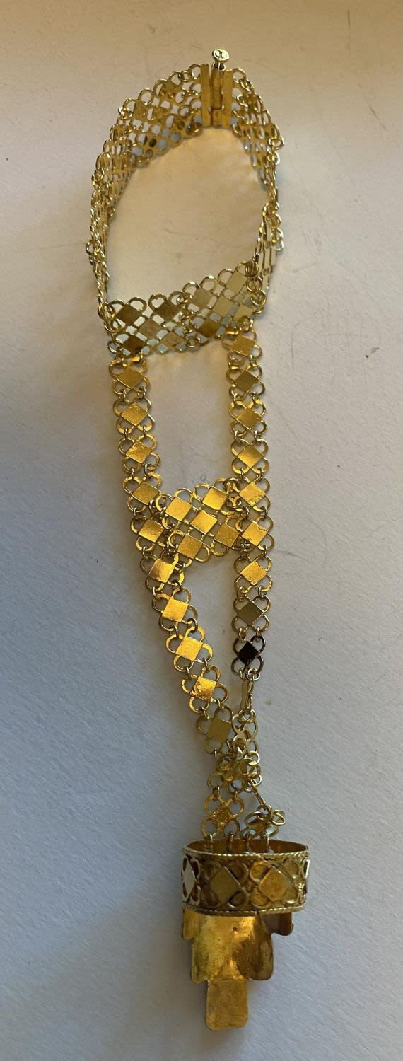 Lot 321: Combination bracelet ring vintage