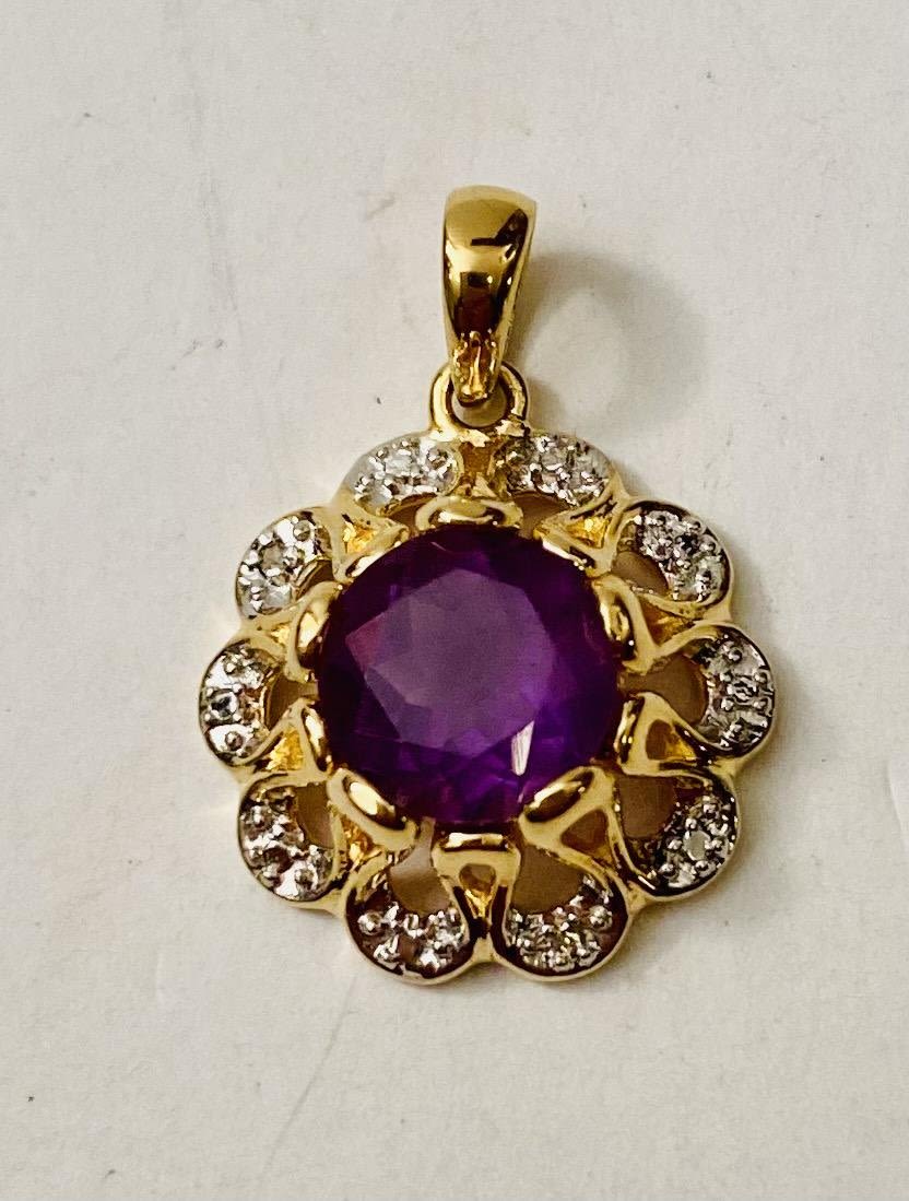Lot 333: Amethyst vermeil pendant round
