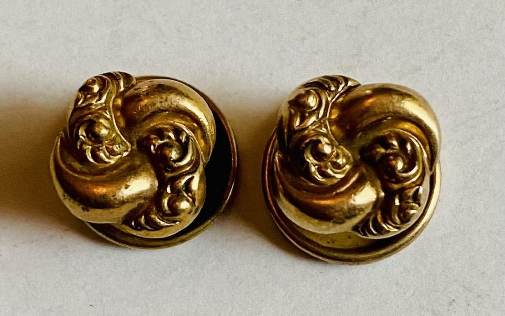 Lot 403: Pair gold fill pins