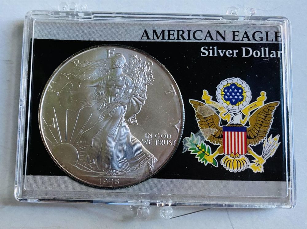 Lot 411: American Eagle silver dollar 1996