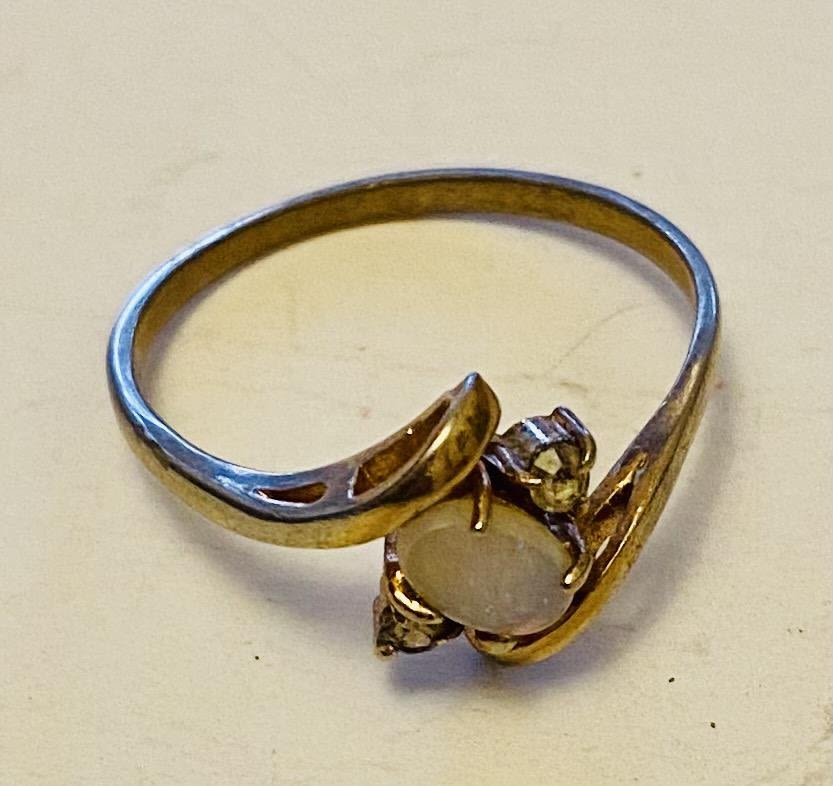 Lot 416: Opal ring bypass setting