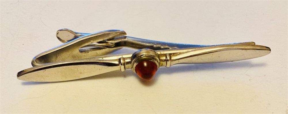 Lot 417: Hickok propeller tie bar marked