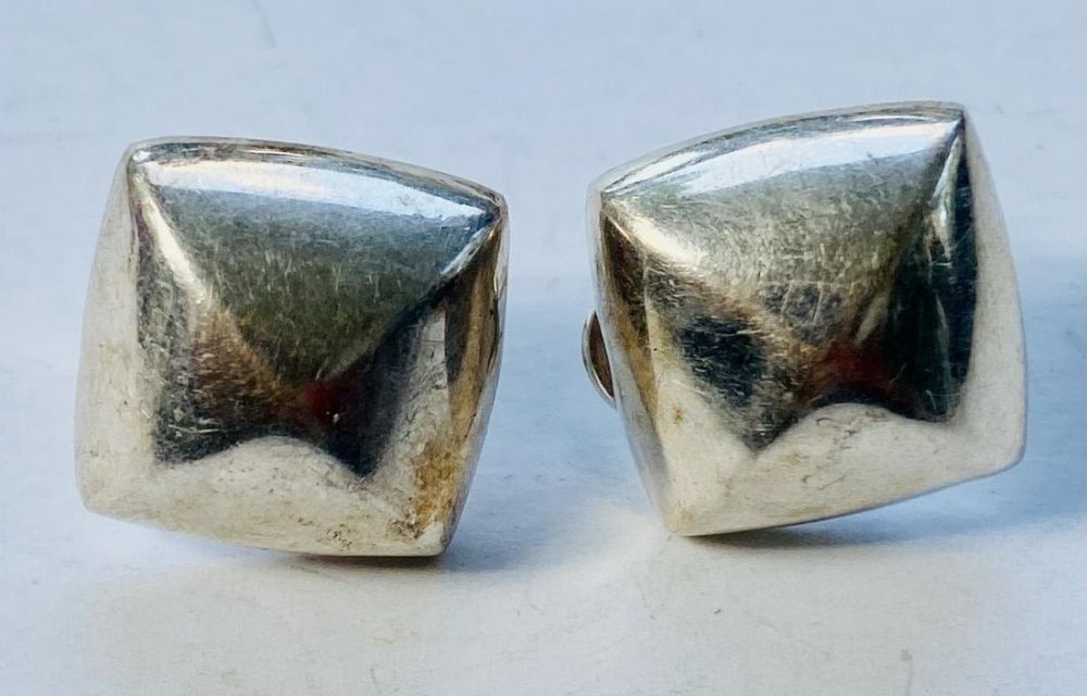 Lot 227: Square sterling earrings marked Italy