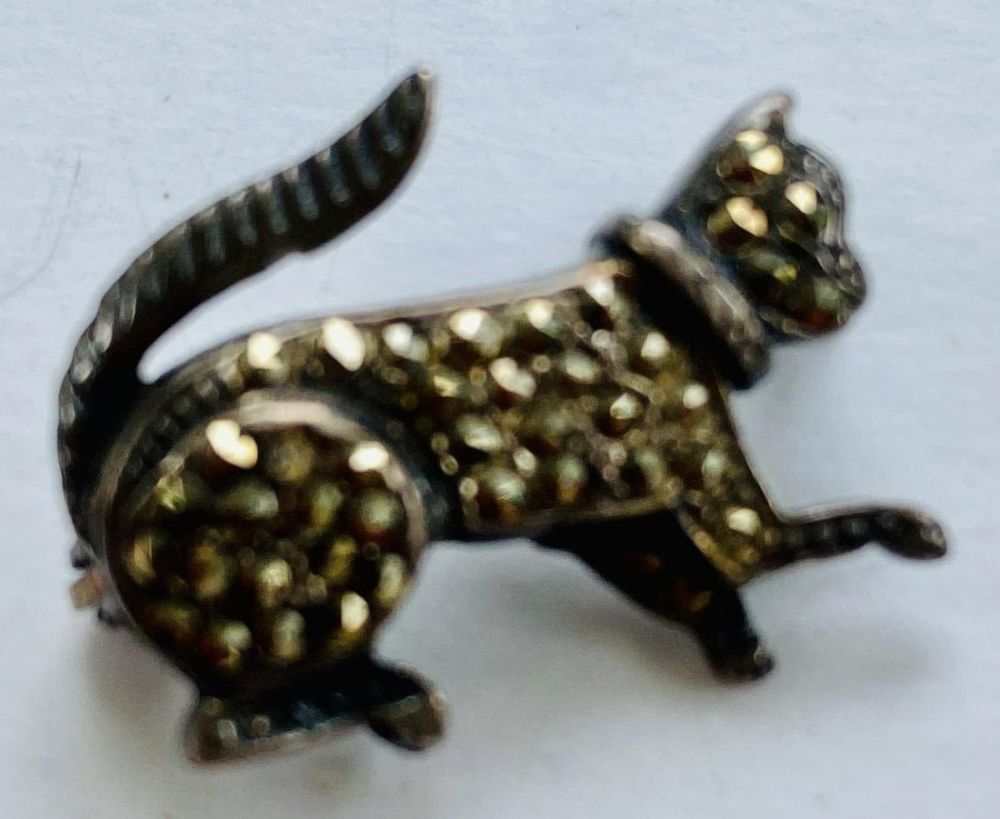Lot 246: Marcasite cat sterling pin