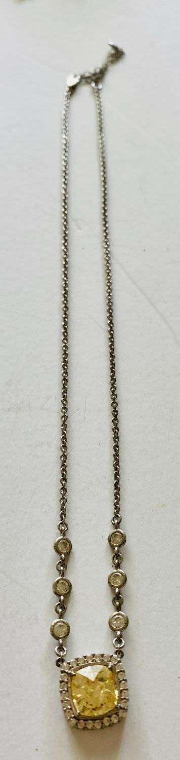 Lot 280: Silver necklace with stone pendant
