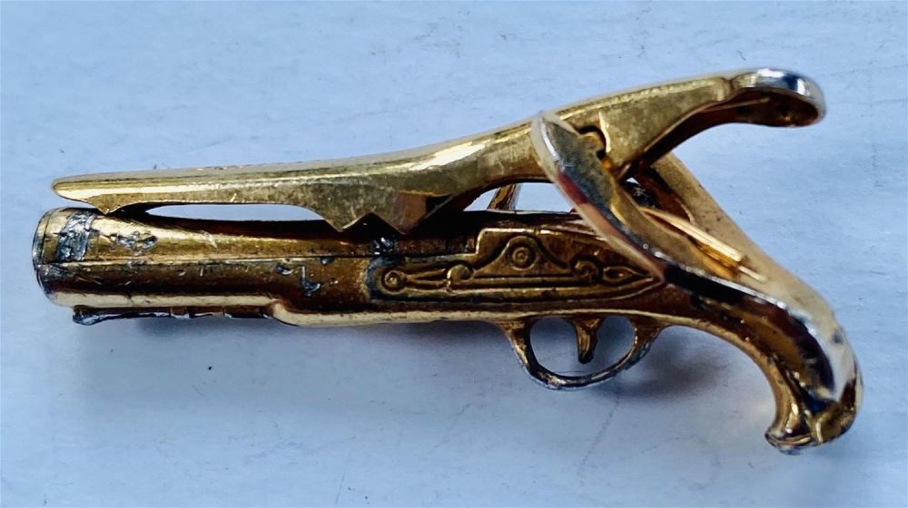 Lot 302: Swank gun tie clip vintage