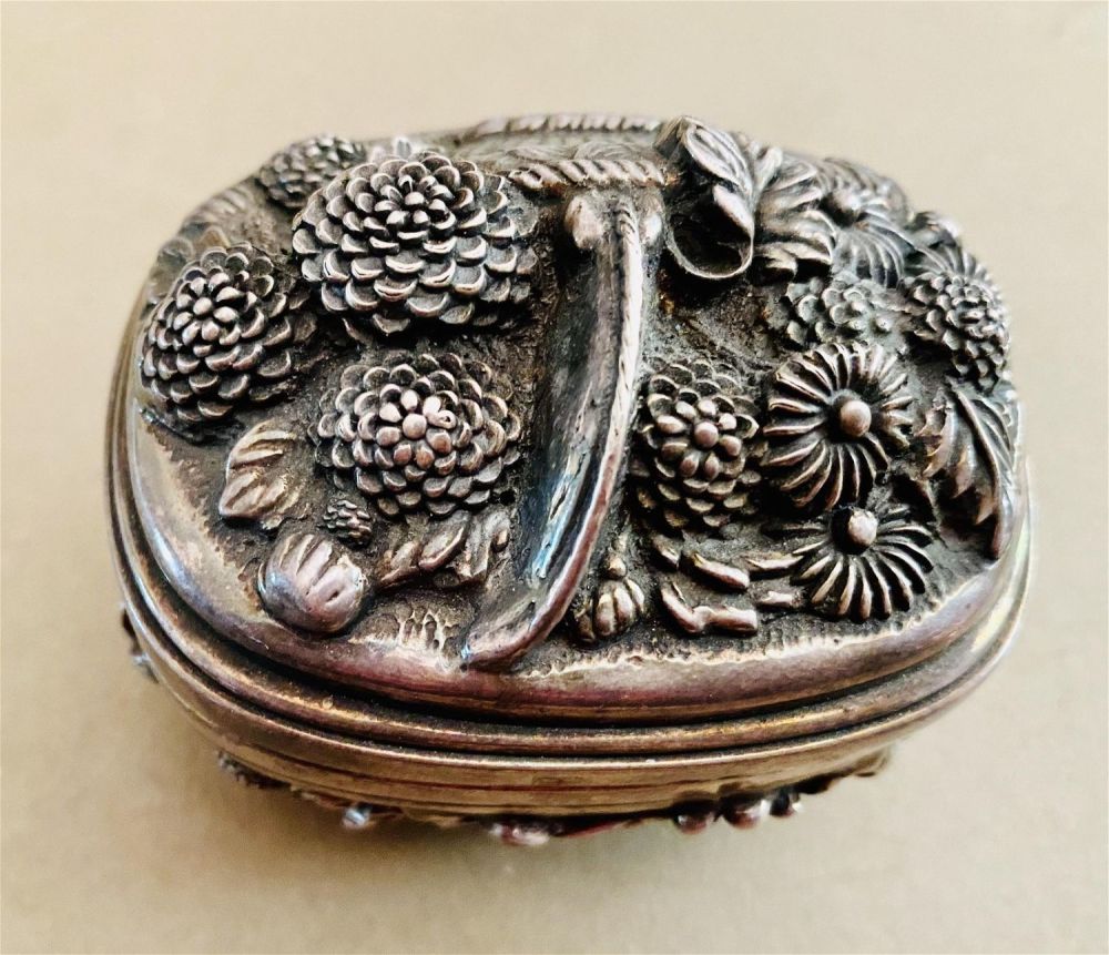 Lot 379: Winograd acorn/floral sterling box