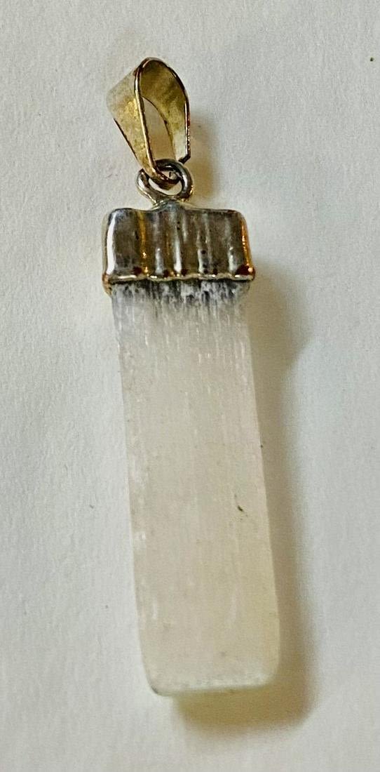 Lot 491: Selenite crystal gemstone pendant