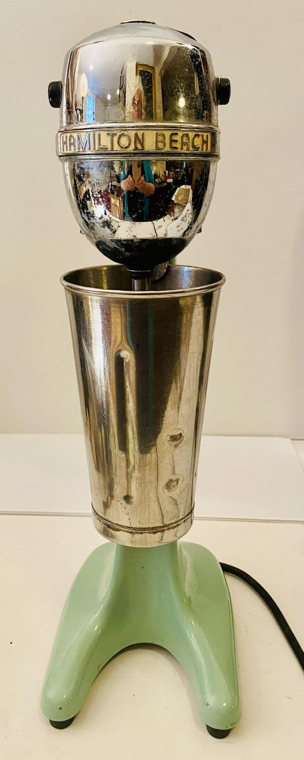 Lot 475: Hamilton Beach malted mixer antique