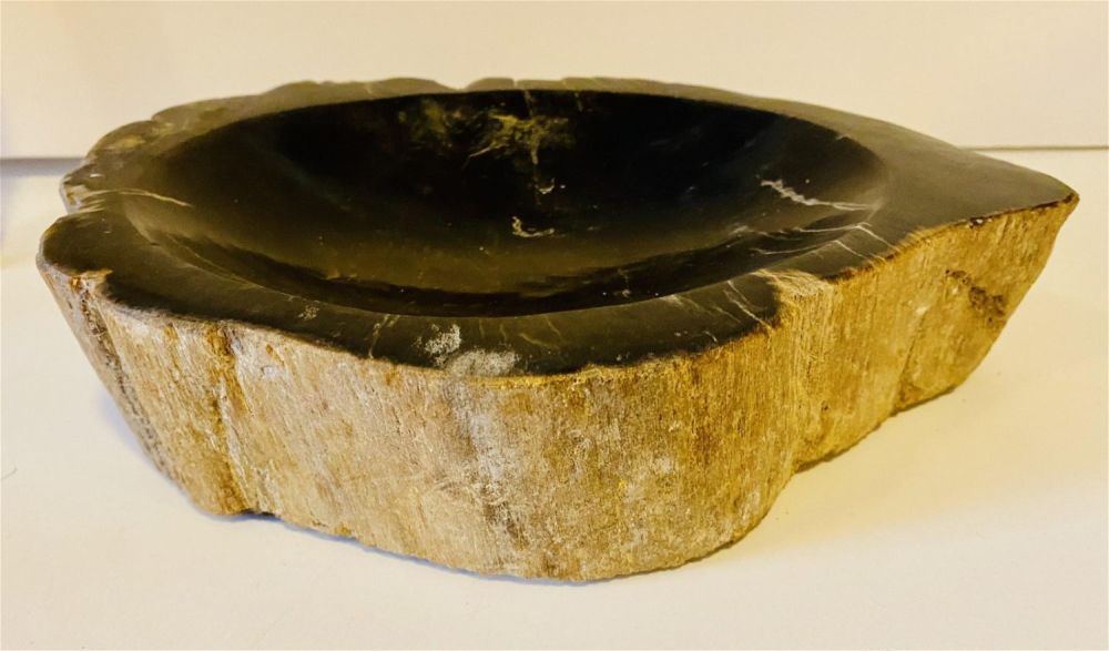 Lot 73: Petrified wood oblong bowl