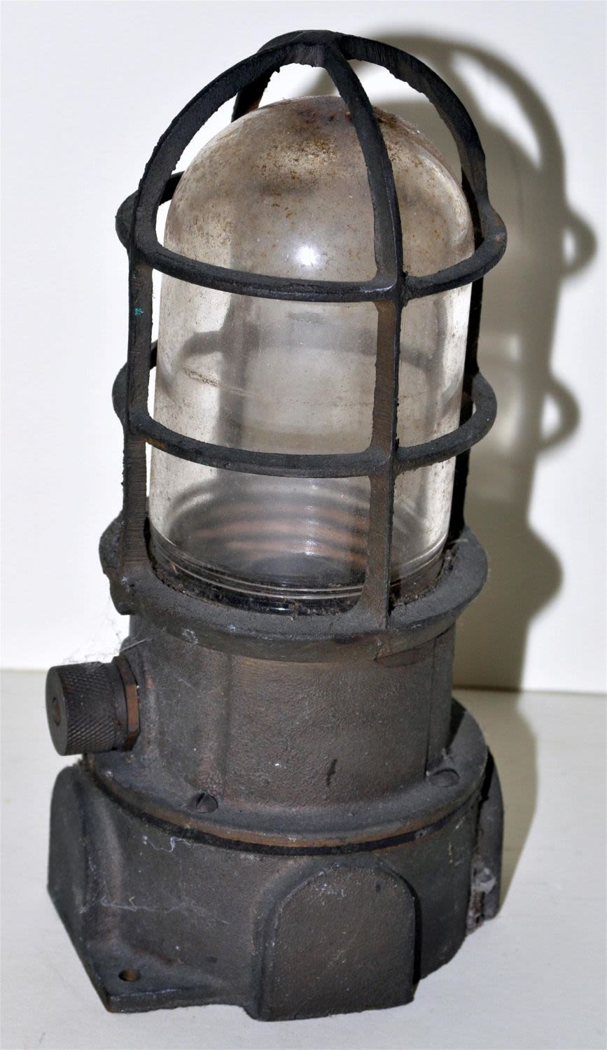 Lot 446: Bronze nautical lamp Oceanic
