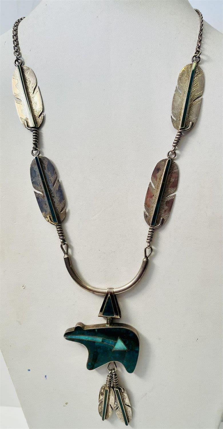 Lot 502: Signed inlaid sterling American Indian gemstone bear necklace