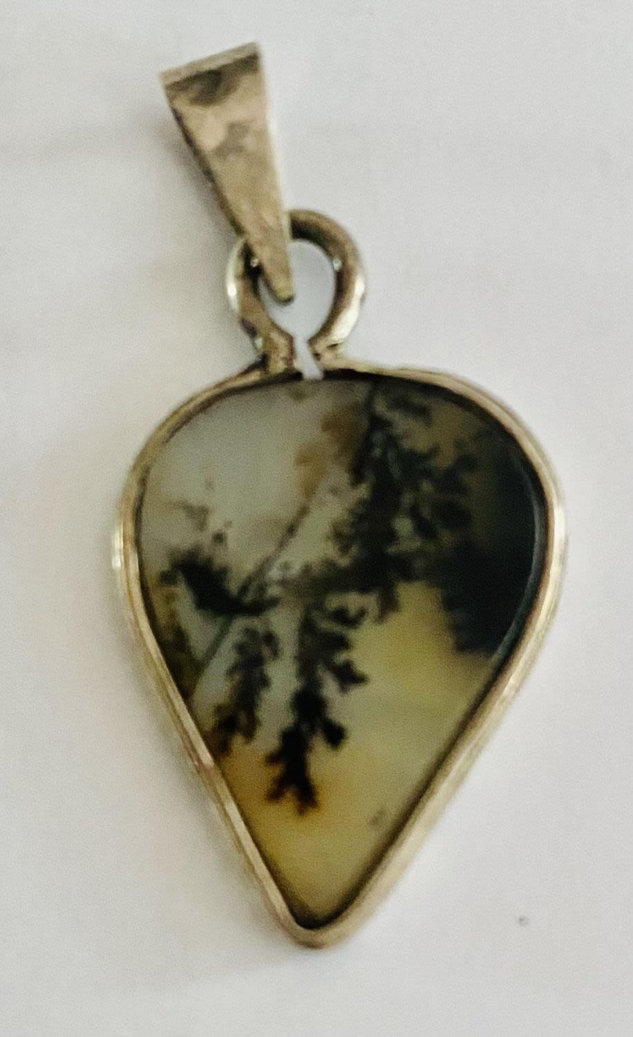 Lot 236: Dendritic agate pendant sterling