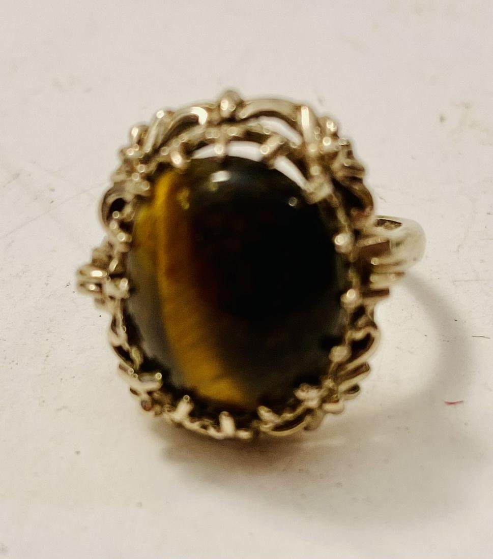 Lot 255: Tiger eye sterling ring