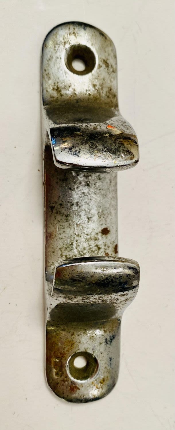 Lot 303: *Antique boat tie up cleat/bronze with nickel overlay