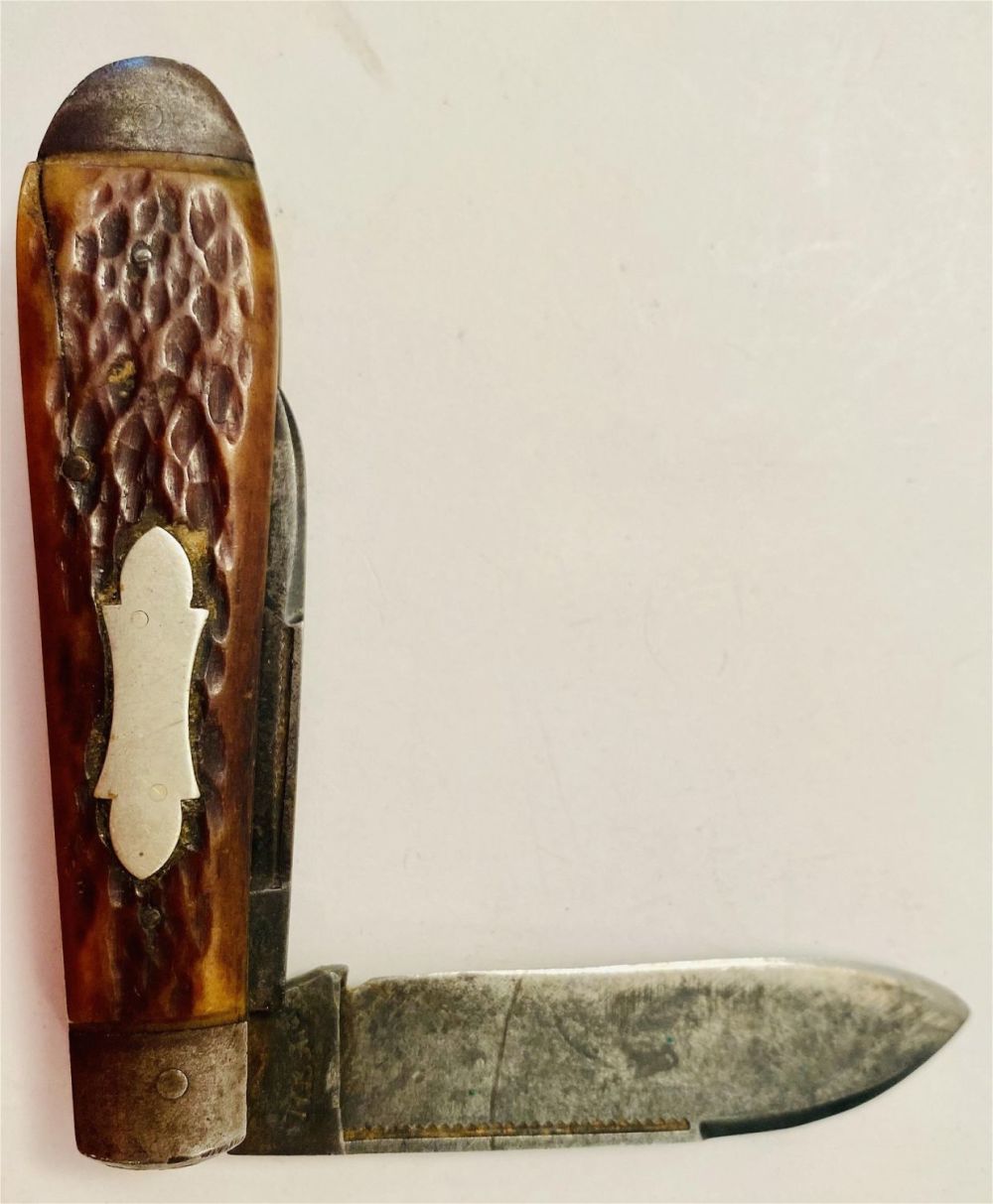 Lot 51: Antique Russell pocket knife folder 2 blade
