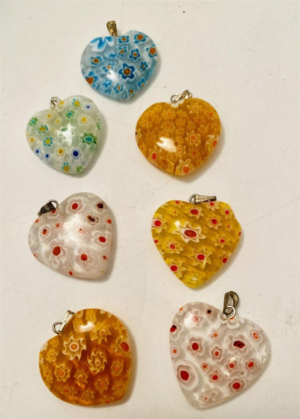 Lot 57: Heart pendants Murano glass