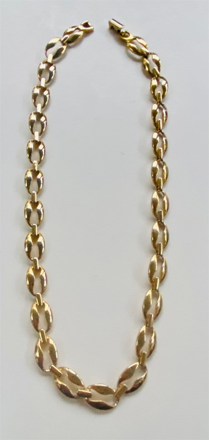 Lot 96: Open link gold tone chain