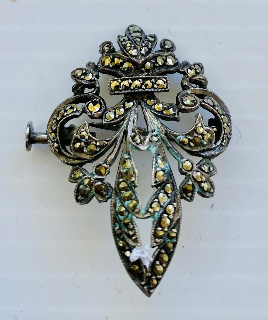 Lot 298: Marcasite sterling vintage pin