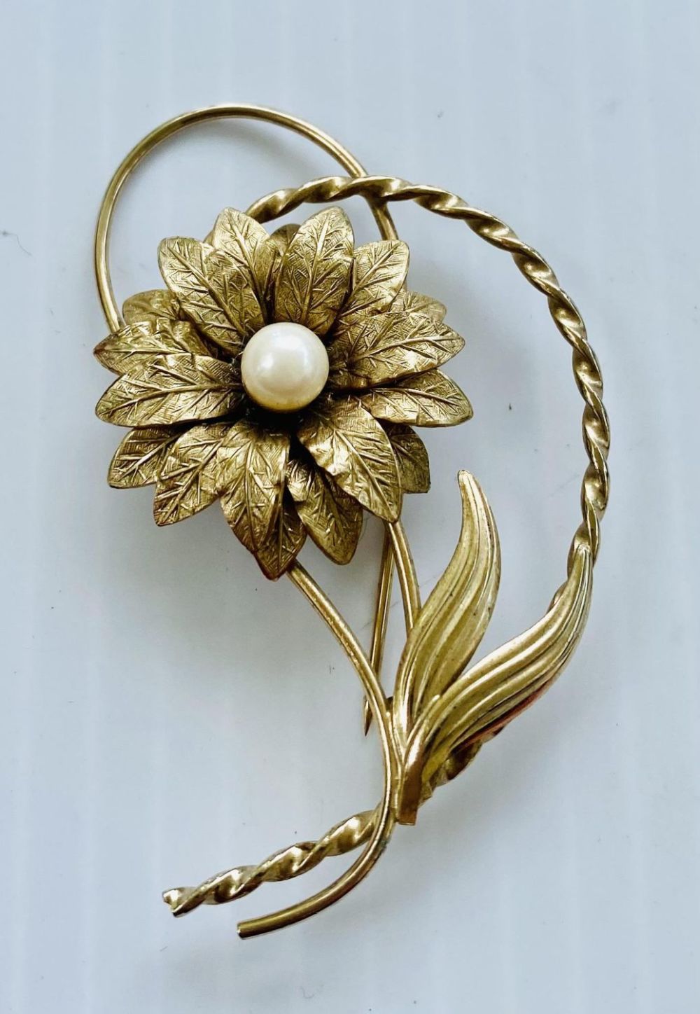 Lot 332: Flower pearl pin vintage marked Premco