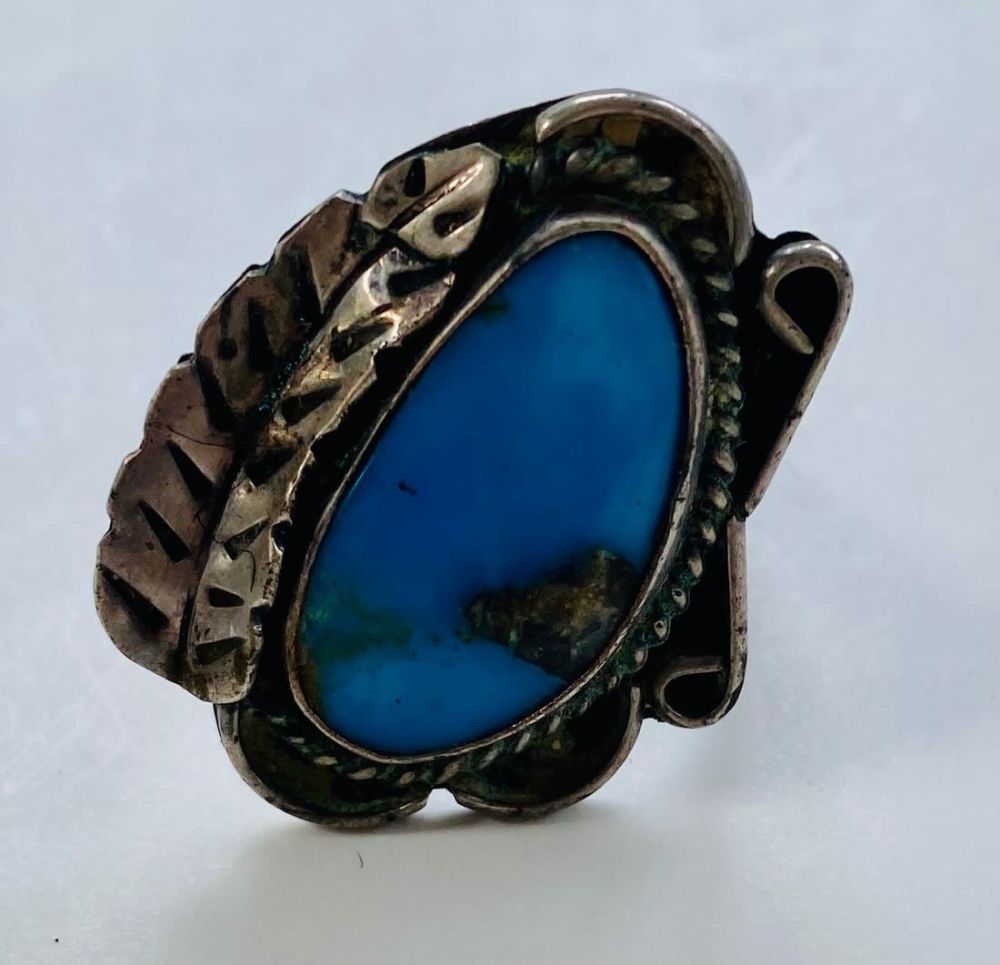 Lot 141: American Indian turquoise sterling ring