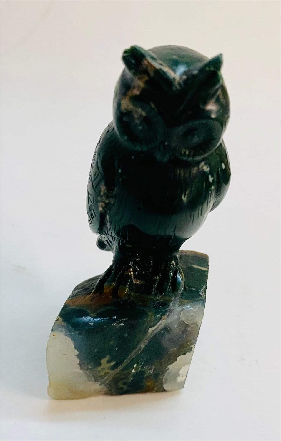 Lot 384: Green hardstone carved owl