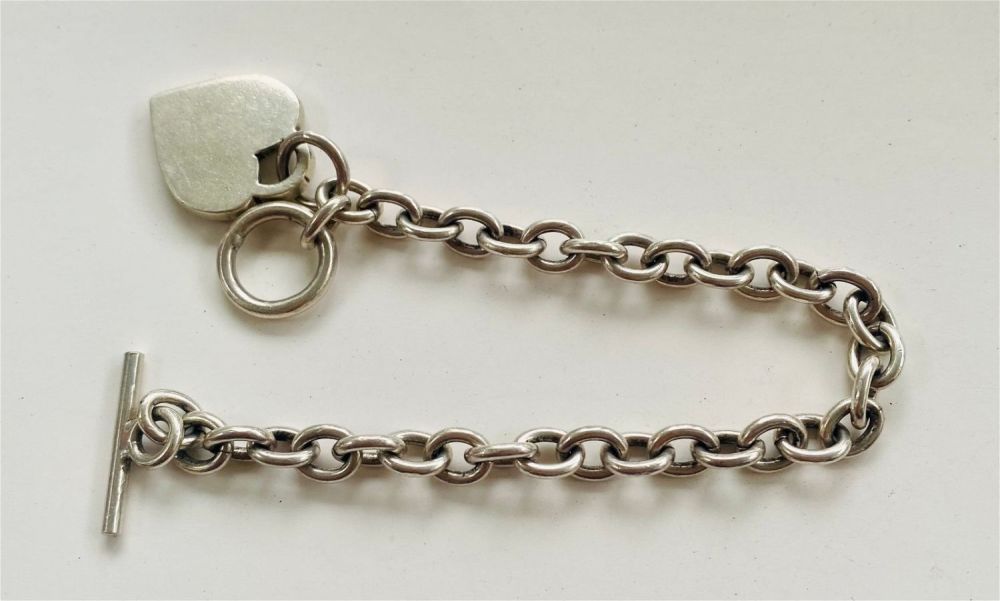 Lot 409: Link sterling - large heart charm