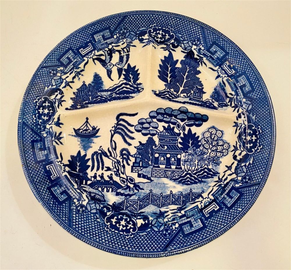 Lot 422: Flow blue plate/with partitions