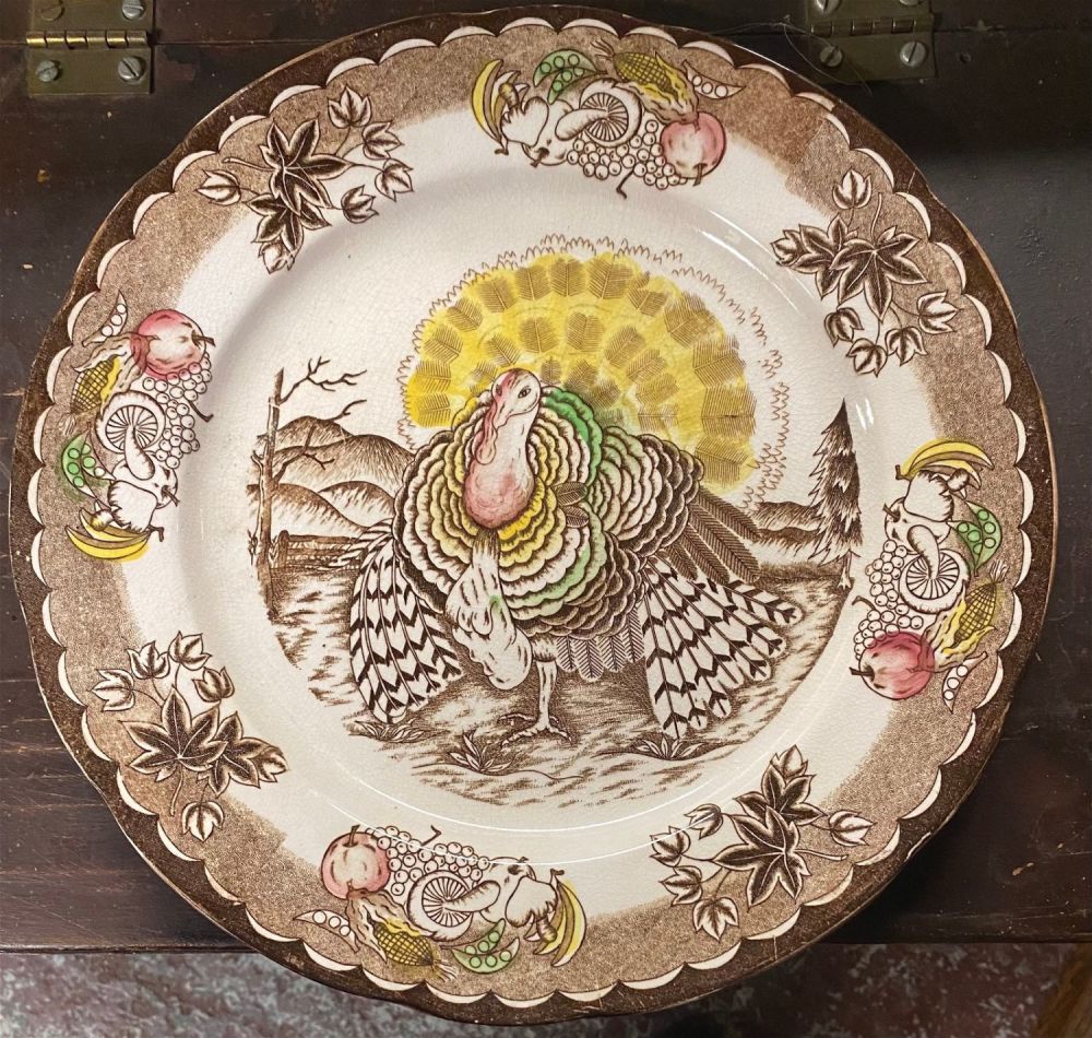 Lot 464: Turkey plates/Thanksgiving  matched set