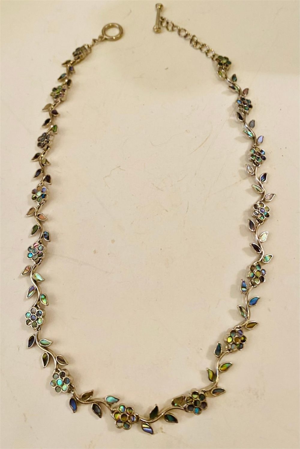 Lot 449: Flower necklace blue cobalt colors