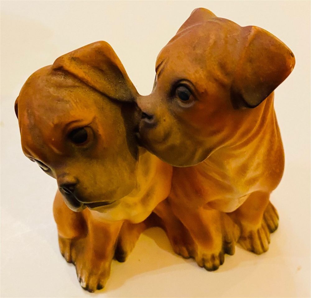 Lot 458: Dog statue vintage - double