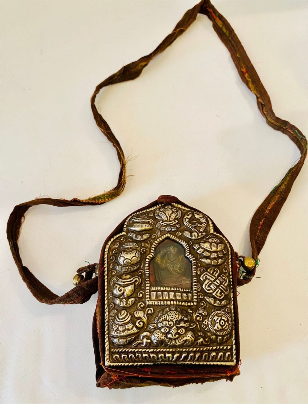 Lot 472: Buddha travelling box vintage
