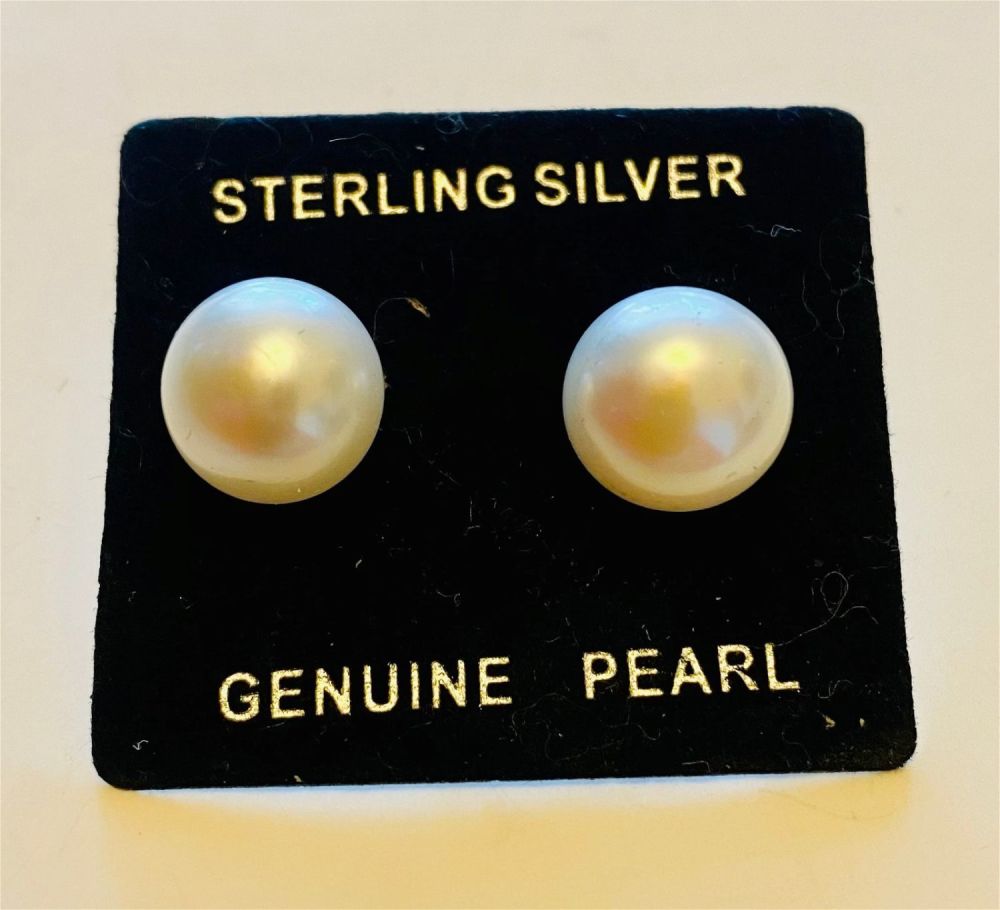 Lot 502: Sterling silver pearl earrings