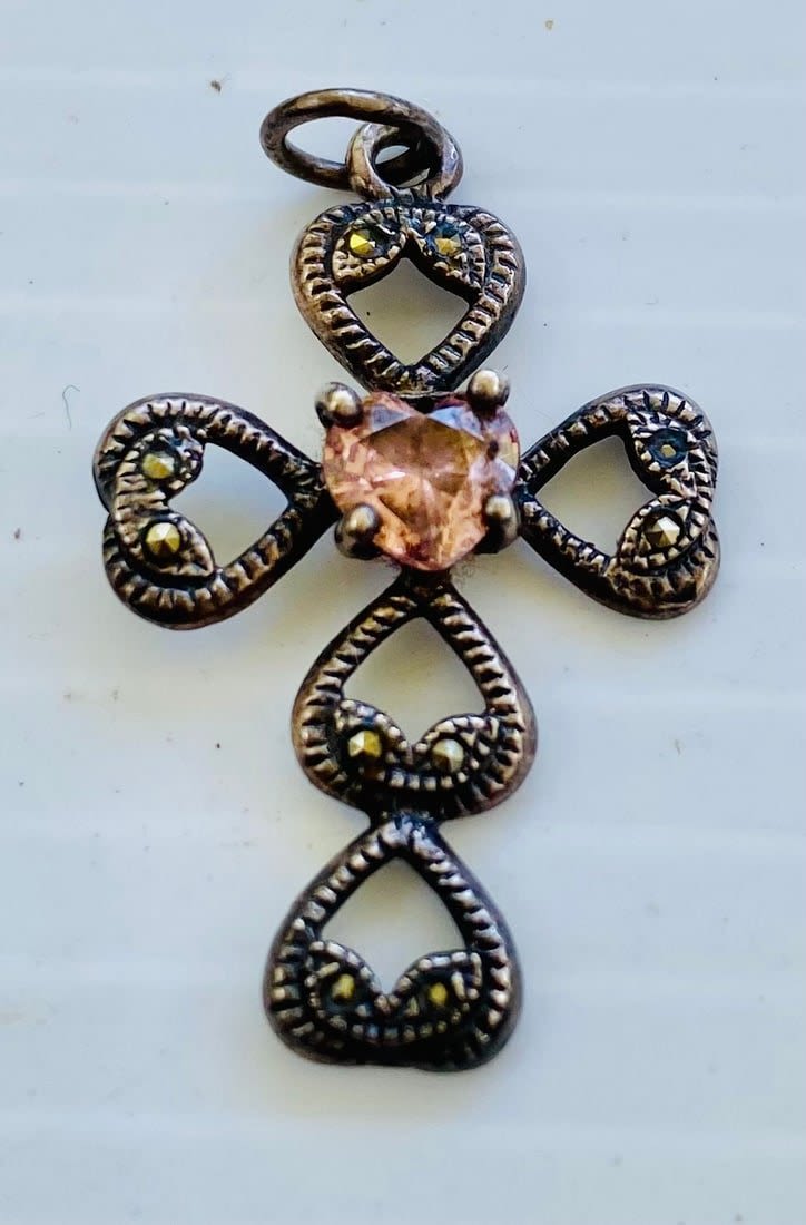 Lot 103: Sterling cross stone pendant