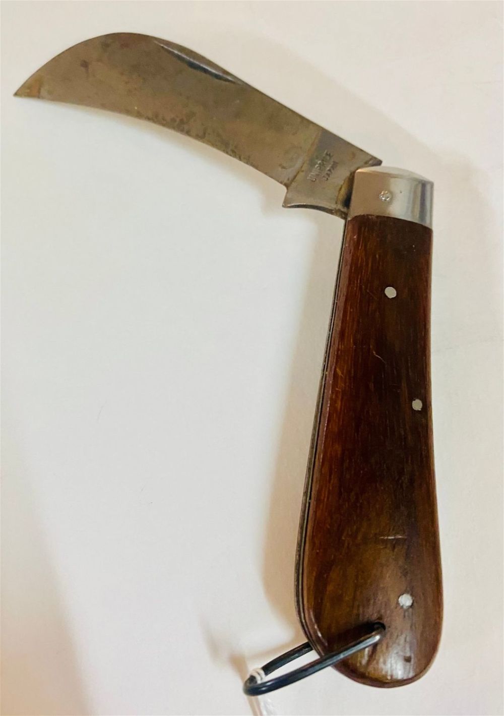 Lot 509: Vintage wood handled knife