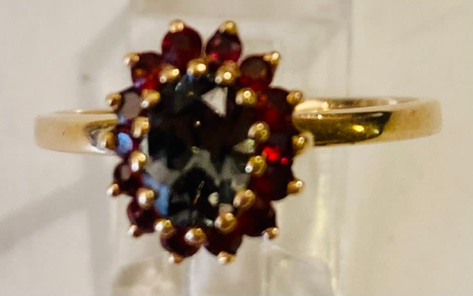 Lot 238: Estate gold ring gemstone