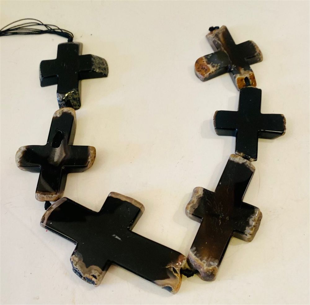 Lot 258: Agate carved crosses drilled