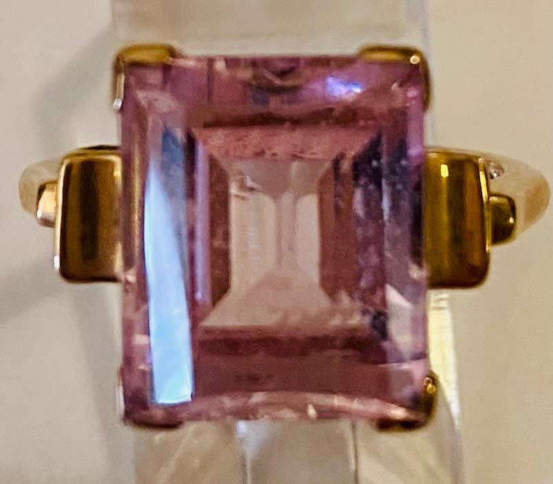 Lot 264: Amethyst 14k ring estate vintage