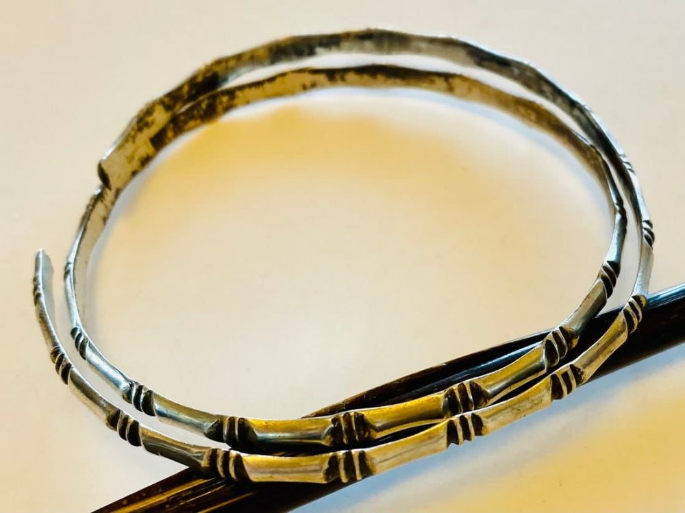 Lot 276: 2 bracelets vintage sterling